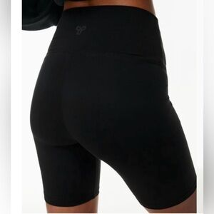 Women's Aritzia TNA White High-Rise Bike Shorts